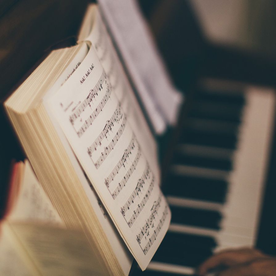 piano and music 